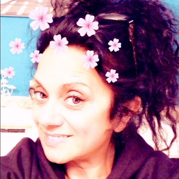 Meet Your Posher ☕️ - Picture 1 of 5